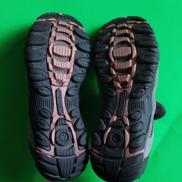 Aluminum Merle performance footwear. - Picture 4 of 4